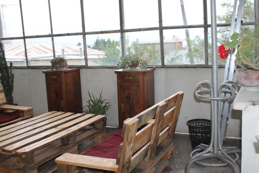 Tlt Guest House Telavi Exterior photo