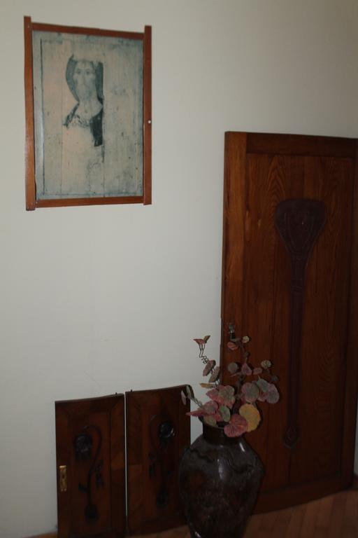 Tlt Guest House Telavi Exterior photo