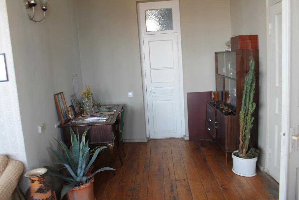 Tlt Guest House Telavi Exterior photo